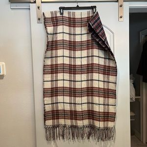 Burgundy and navy blue opposite plaid blanket scarf. GUC!